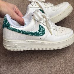 Women’s Size 6 Air Force 1s 
