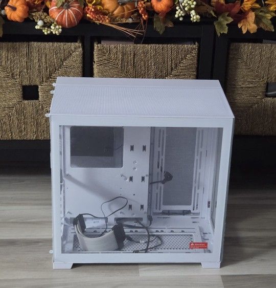Lian Li LI PC-O11 Dynamic EVO Snow White ATX Full Tower Gaming Computer Case - O11DEW