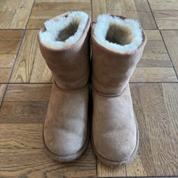 Ugg Kids Size:3