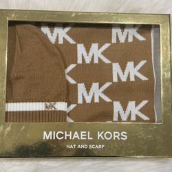 Michael Kors Hat & Scarf 🧣 