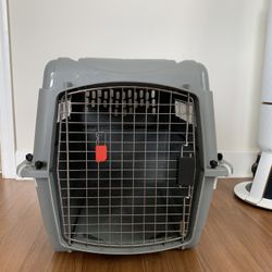 Petmate Sky Kennel 25 Inches for Pets 20-30 lbs