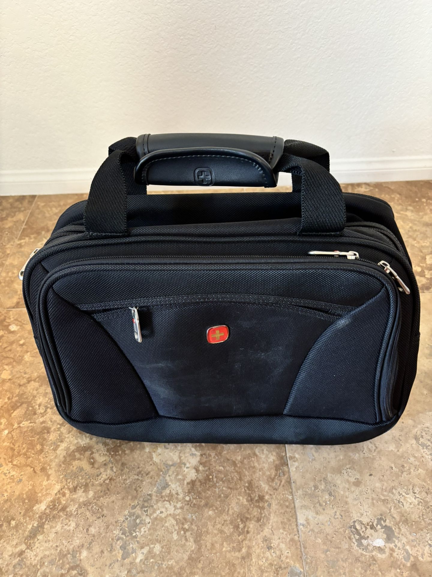 Free!! Swiss Gear Hand Luggage With Strap Excellent Condition