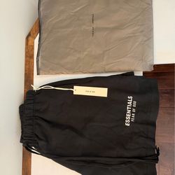 fear of god essential black shorts size L