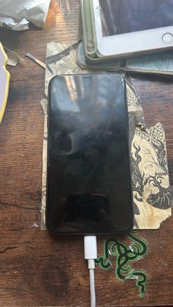 Iphone 11 (cracked) not carrier locked