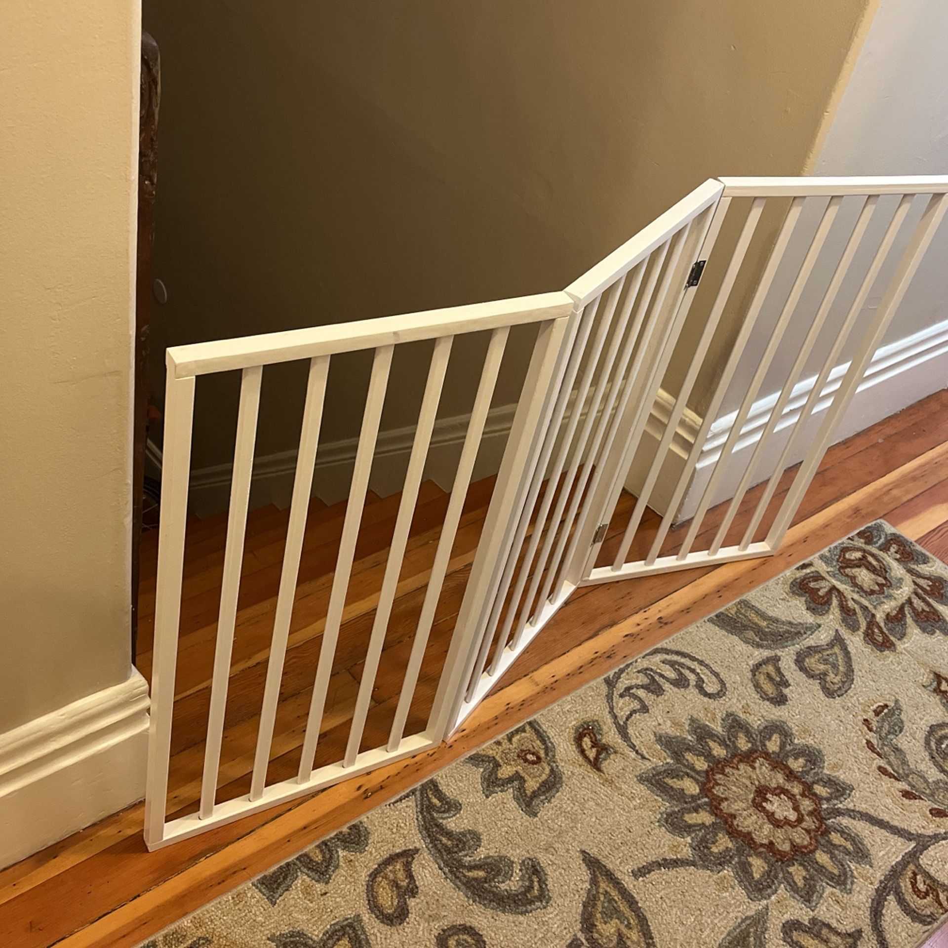 White Wooden 3 Panel Pet Gate