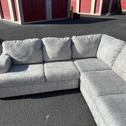 Super Comfy Nice Sectional Couch🔥🔥