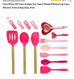 Paris Hilton 20-Piece Gadget Set, Heart-Shaped Measuring Cups, Silicone Tools & Bag Clips, Pink