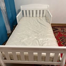 Twin toddler bed 
