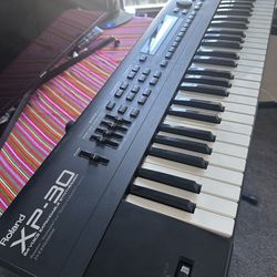 Roland XP-30 