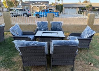 Patio furniture set outdoor new in the box