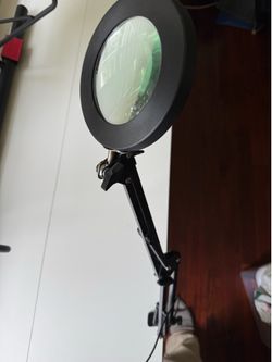 Desk mount magnifier
