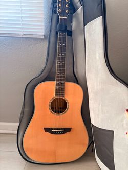 Orangewood echo natural, tuner, and a kapo