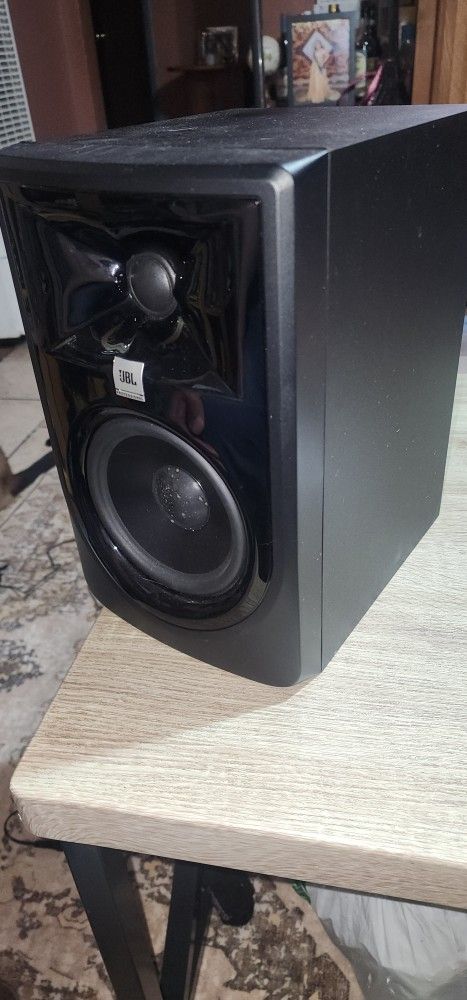 Speaker JBL 305P MkII 5-inch Powered Studio Monitor