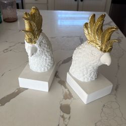Bookend Statues