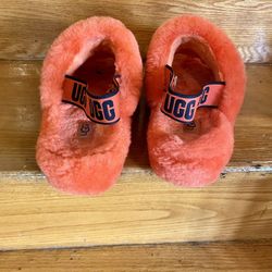 UGG-(Size 8)