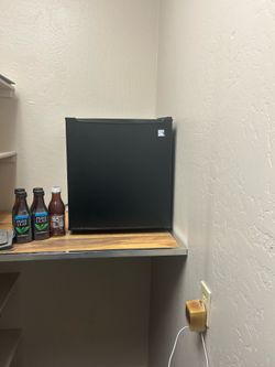 Kenmore Mini Fridge with Freezer (1.7 cu. ft.)