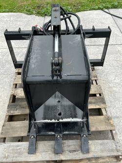 Skid Steer -Stump Grab Bucket