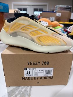 Yeezy 700 V3 Sz 11