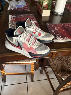 Kyrie 8s