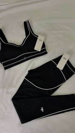 Alo Yoga Sports Bra and Leggings Set