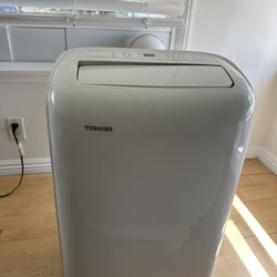 Toshiba 8000 BTU & Hisense 7000 BTU Portable AC Units With Window Connector EXCELLENT Condition