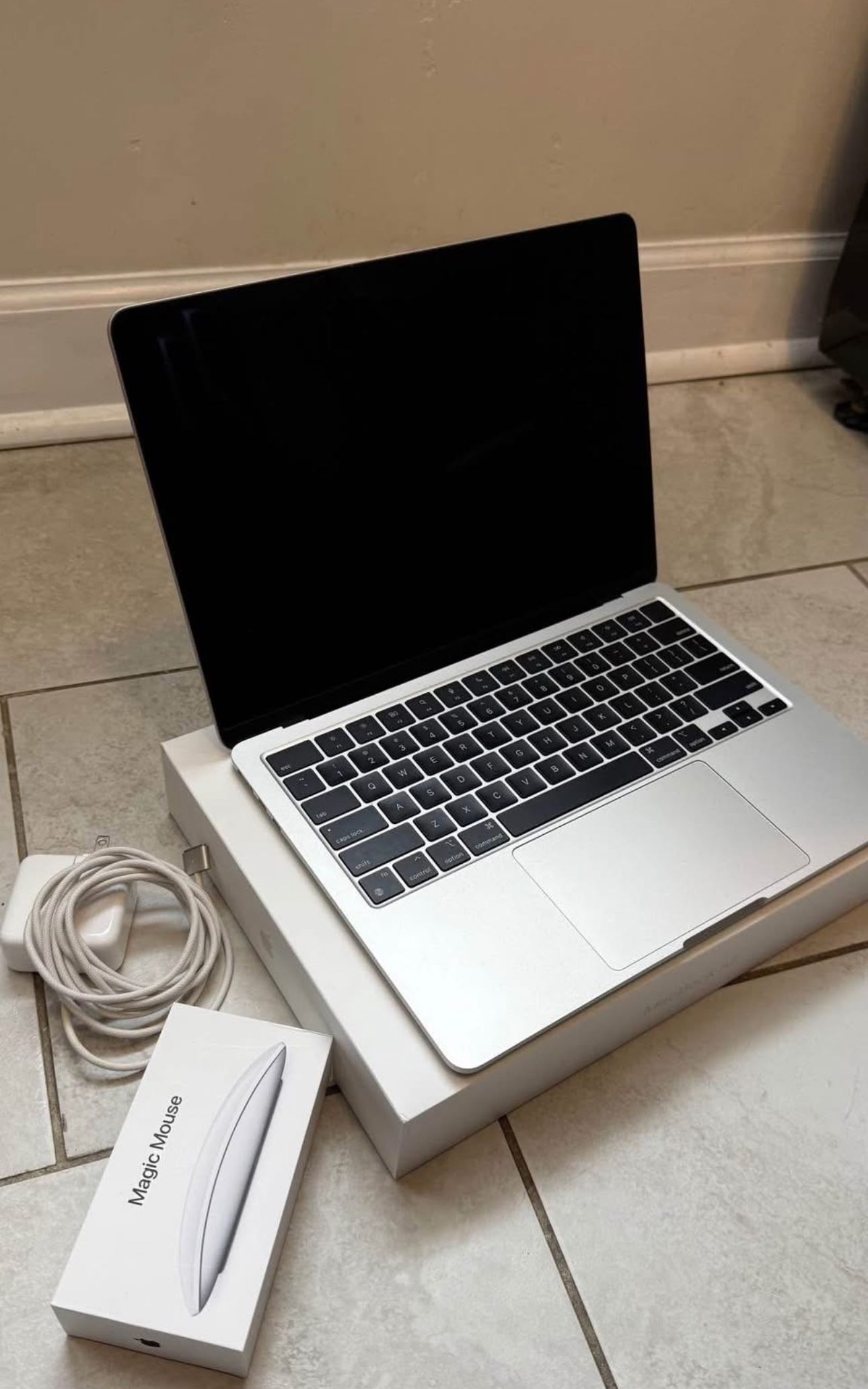 Apple MacBook Air Laptop with M2 chip + Magic Mouse (original from apple)