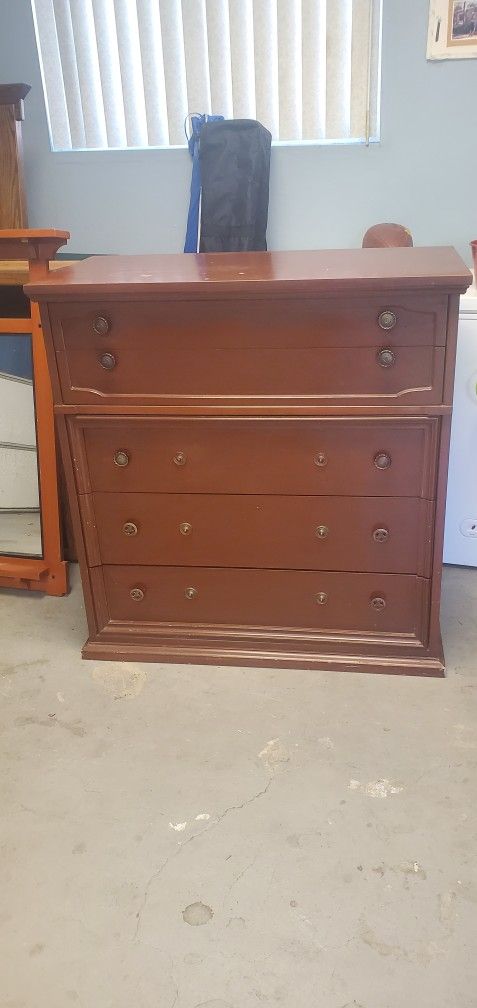 Free Dresser