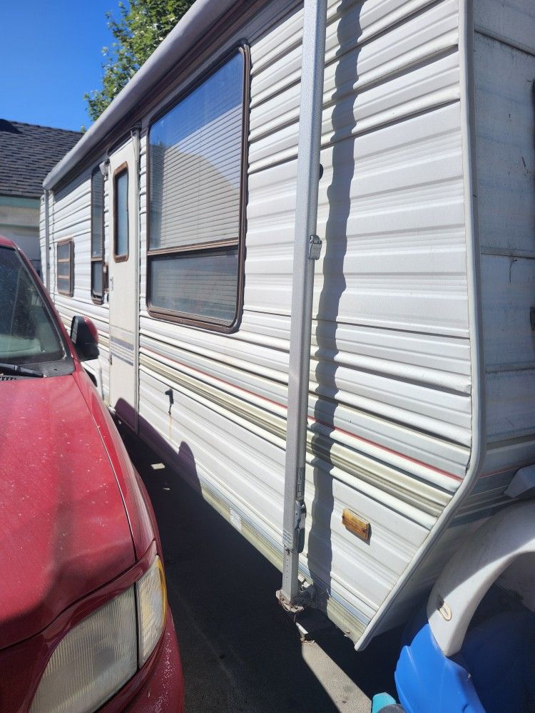 28 Foot Prowler Fleetwood Moble Home Camper