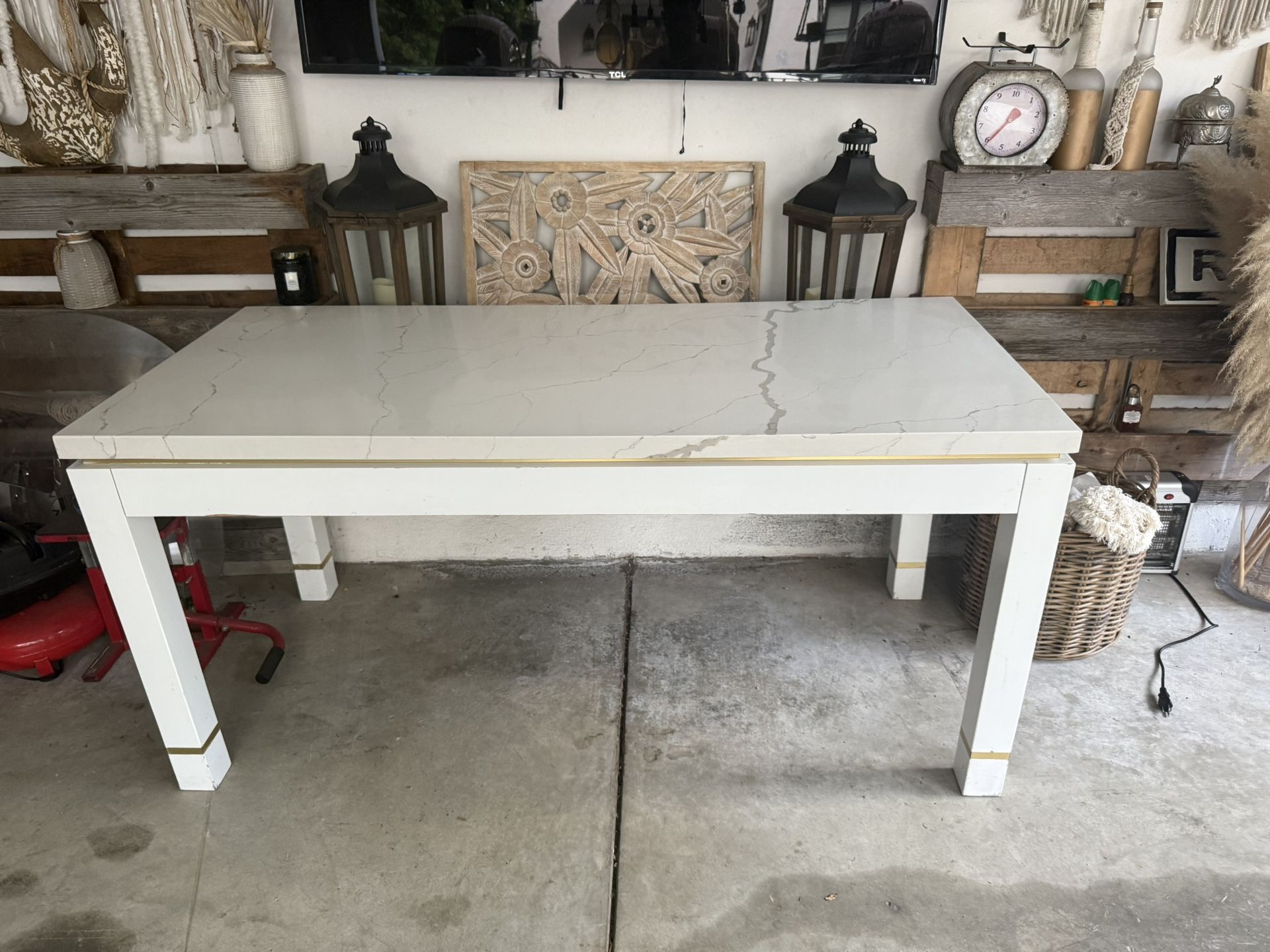 Breakfast/Kitchen Table