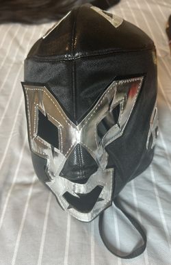 mexican wrestler mask