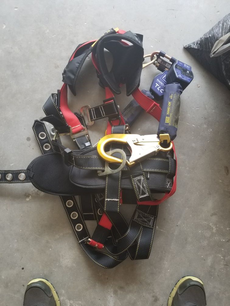 DBI Sala Elite Construction Safety Harness w/twin yoyo setup