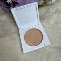 NWT Just Ximena Sparkling Champagne Highlighter