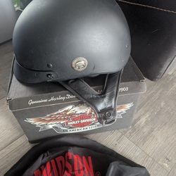 Harley-Davidson helmet size small,  bag and box included