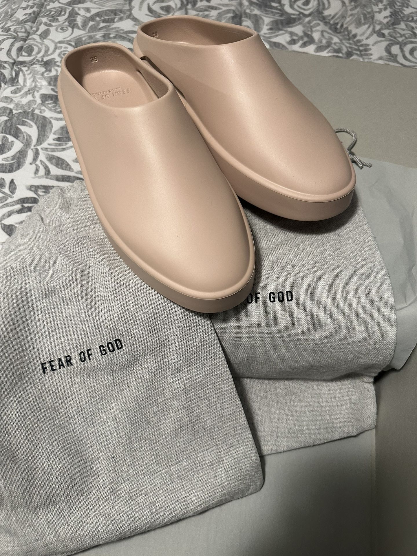 Men Fear Of God Slides