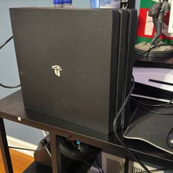 PS4 Pro 