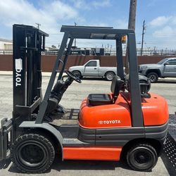 Toyota forklift for sale, ready to work