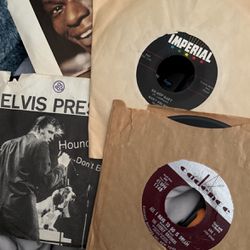 Vinyl 45’s In Sleeves. Elvis, Perry Cuomo, Everly Bros, Doris day, Bobby Darin, Nat King Cole 
