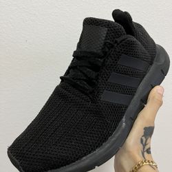 Swift Run J ‘Triple Black’