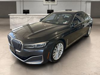 2022 BMW 740