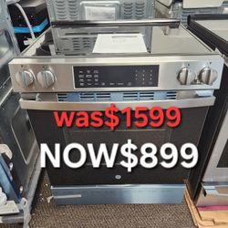 30 in. 5 Burner Element Smart Slide-In Electric
Convection Range in Stainless w/ EasyWash
Oven Tray 8 No-Preheat Air Fry