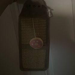 Cat Scratcher Plushien 