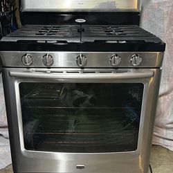 Maytag Gas Convection Free Standing Oven