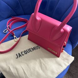 Jacquemus - The Medium Chiquito  / Hot Pink Color 