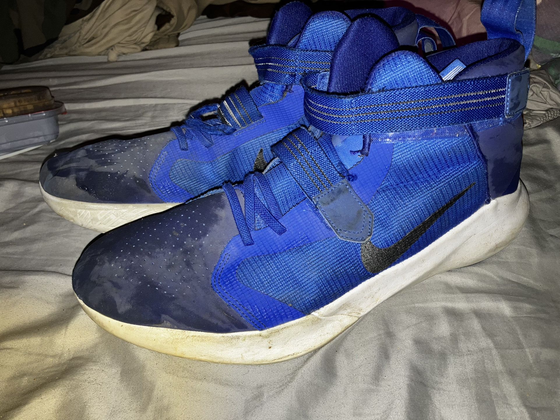 Nike Flyease Sneakers