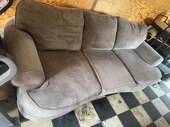Big couch and loveseat really good condition $200 need to move