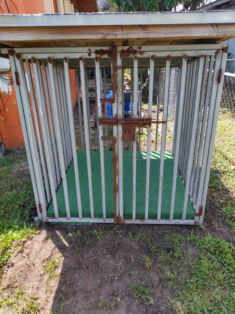 Iron Strong Building Big Dog House