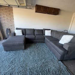 Living Spaces Sectional Sofa Couch Sala 