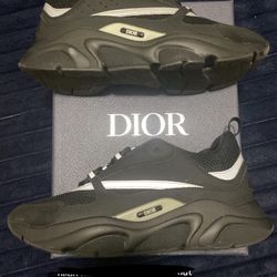 Black Dior B22.