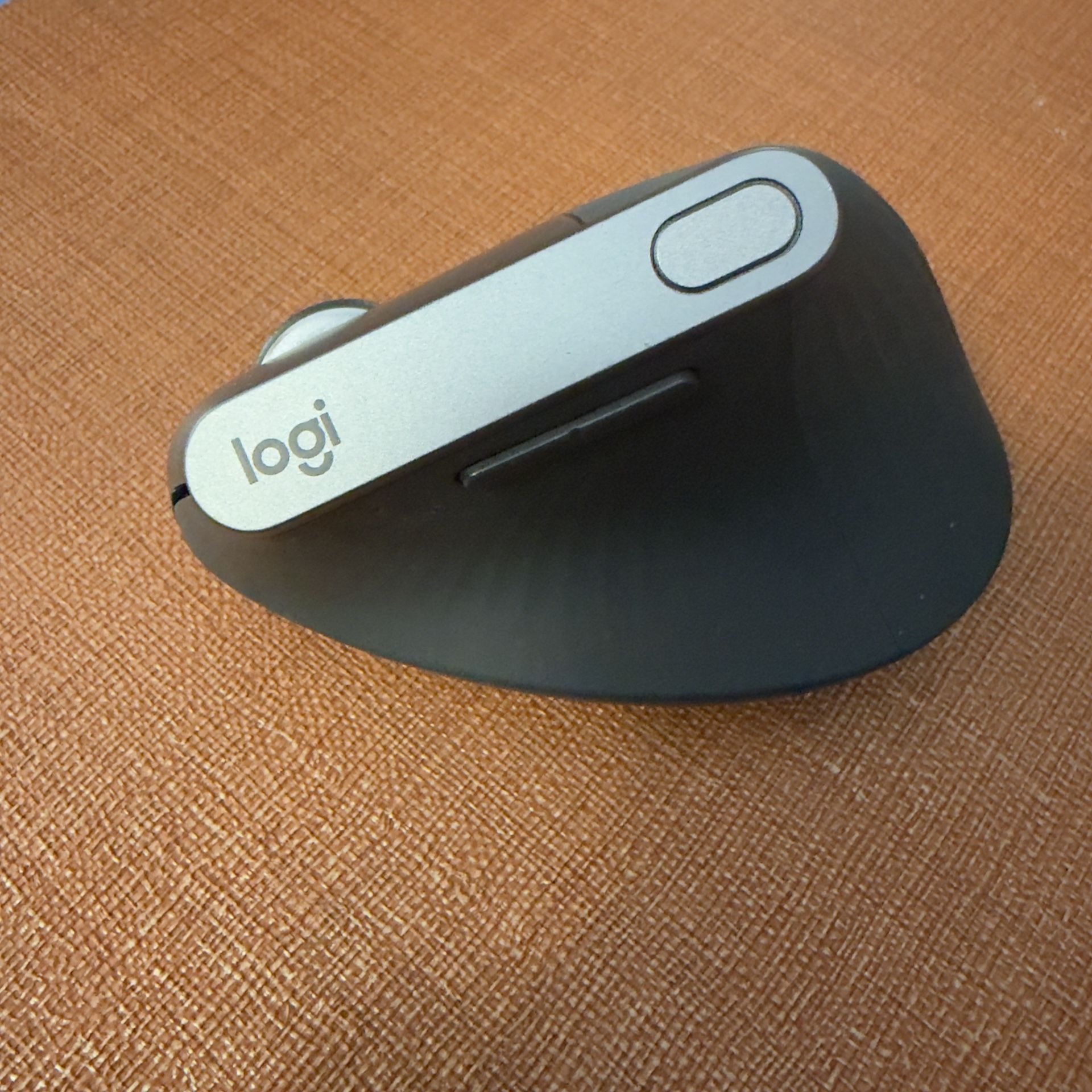 Logi Vertical Bluetooth Mouse New!!