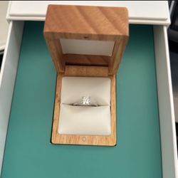IGI Certified 1.5 Carat Lab Diamond Ring 